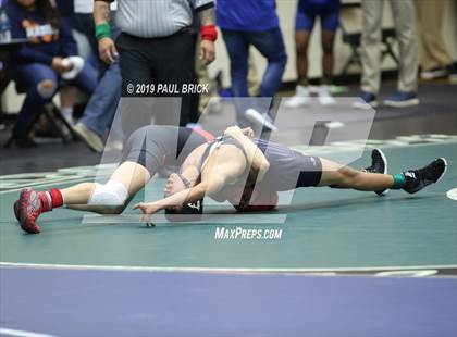 Thumbnail 2 in UIL 4A/5A Regional Wrestling Championships photogallery.