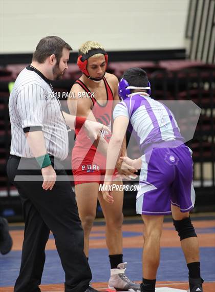 Thumbnail 2 in UIL 4A/5A Regional Wrestling Championships photogallery.