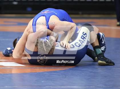 Thumbnail 3 in UIL 4A/5A Regional Wrestling Championships photogallery.