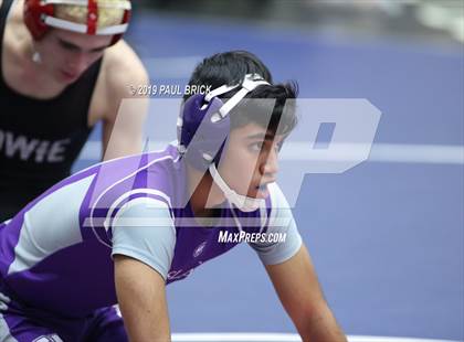 Thumbnail 2 in UIL 4A/5A Regional Wrestling Championships photogallery.