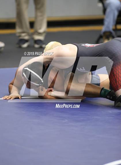 Thumbnail 1 in UIL 4A/5A Regional Wrestling Championships photogallery.