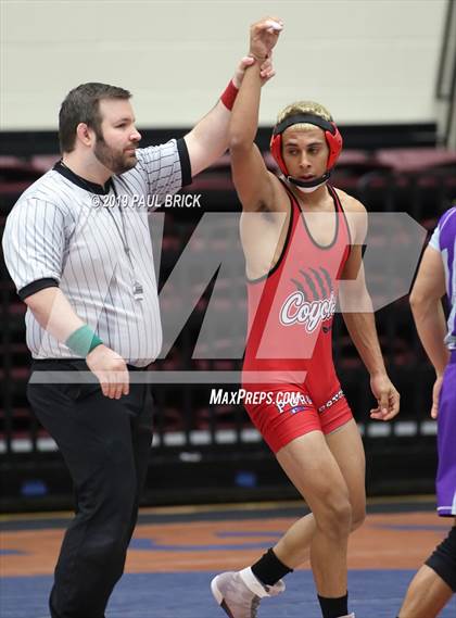 Thumbnail 3 in UIL 4A/5A Regional Wrestling Championships photogallery.