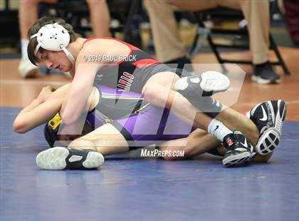 Thumbnail 2 in UIL 4A/5A Regional Wrestling Championships photogallery.
