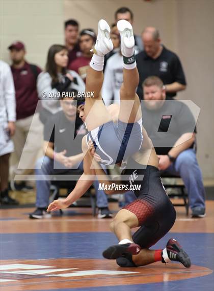 Thumbnail 2 in UIL 4A/5A Regional Wrestling Championships photogallery.