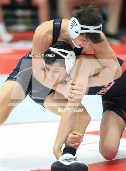 Thumbnail 2 in UIL 4A/5A Regional Wrestling Championships photogallery.