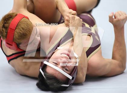 Thumbnail 2 in UIL 4A/5A Regional Wrestling Championships photogallery.