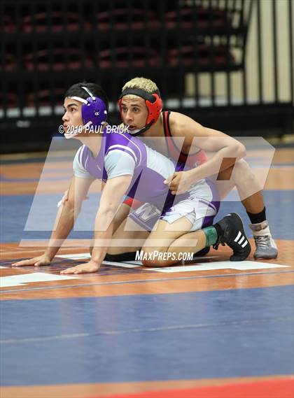 Thumbnail 3 in UIL 4A/5A Regional Wrestling Championships photogallery.