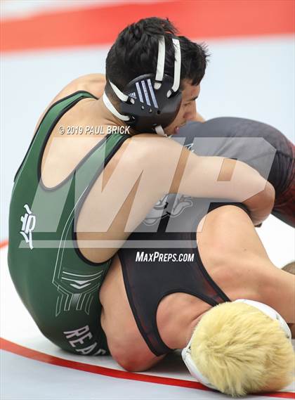 Thumbnail 3 in UIL 4A/5A Regional Wrestling Championships photogallery.