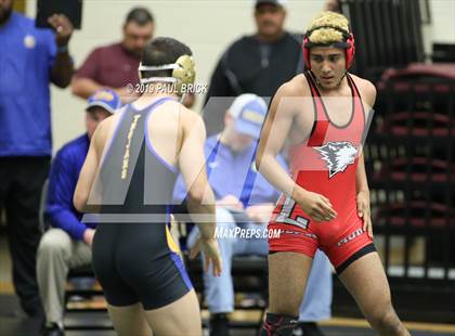 Thumbnail 2 in UIL 4A/5A Regional Wrestling Championships photogallery.