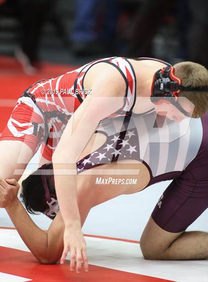 Thumbnail 2 in UIL 4A/5A Regional Wrestling Championships photogallery.