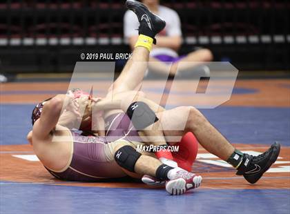 Thumbnail 2 in UIL 4A/5A Regional Wrestling Championships photogallery.