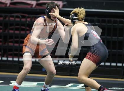 Thumbnail 2 in UIL 4A/5A Regional Wrestling Championships photogallery.