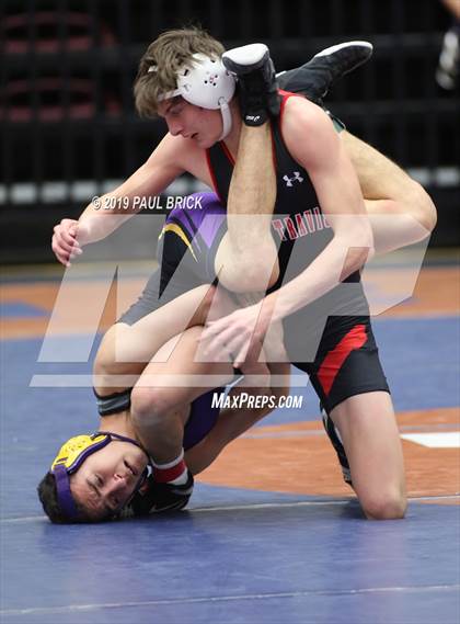 Thumbnail 2 in UIL 4A/5A Regional Wrestling Championships photogallery.