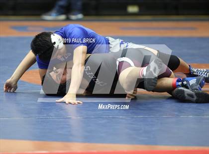 Thumbnail 2 in UIL 4A/5A Regional Wrestling Championships photogallery.