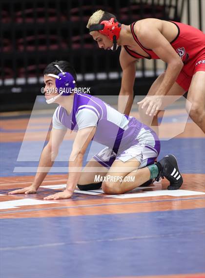 Thumbnail 2 in UIL 4A/5A Regional Wrestling Championships photogallery.