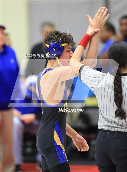 Thumbnail 1 in UIL 4A/5A Regional Wrestling Championships photogallery.