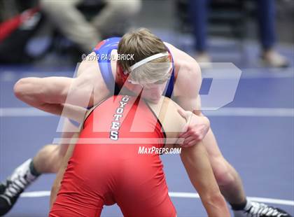 Thumbnail 2 in UIL 4A/5A Regional Wrestling Championships photogallery.