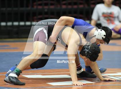 Thumbnail 3 in UIL 4A/5A Regional Wrestling Championships photogallery.