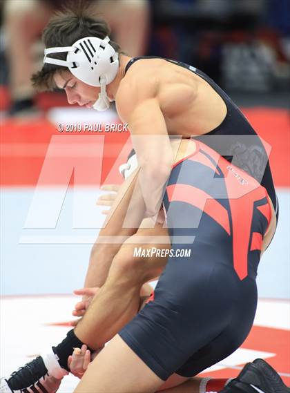 Thumbnail 3 in UIL 4A/5A Regional Wrestling Championships photogallery.