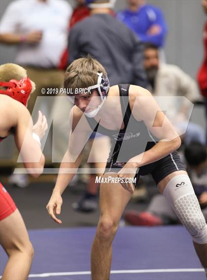 Thumbnail 3 in UIL 4A/5A Regional Wrestling Championships photogallery.