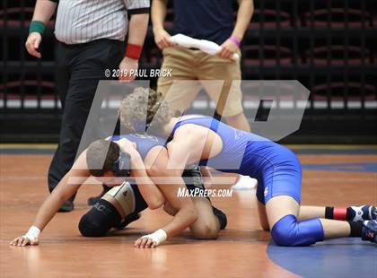 Thumbnail 2 in UIL 4A/5A Regional Wrestling Championships photogallery.