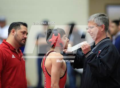 Thumbnail 3 in UIL 4A/5A Regional Wrestling Championships photogallery.