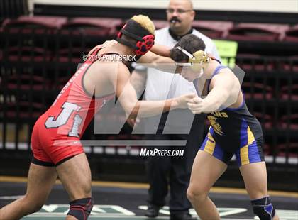 Thumbnail 3 in UIL 4A/5A Regional Wrestling Championships photogallery.