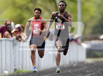Thumbnail 2 in Lewis James Invitational (200 Meter) photogallery.