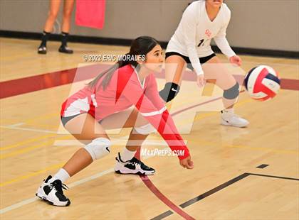 Thumbnail 3 in Grossmont vs El Cajon Valley (Monte Vista Invitational) photogallery.