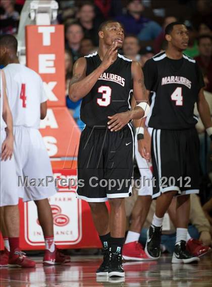 Thumbnail 3 in Marcus vs. Fort Bend Travis (UIL 5A State Final) photogallery.