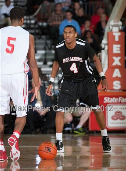 Thumbnail 2 in Marcus vs. Fort Bend Travis (UIL 5A State Final) photogallery.