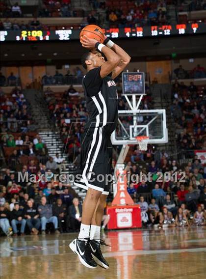 Thumbnail 3 in Marcus vs. Fort Bend Travis (UIL 5A State Final) photogallery.