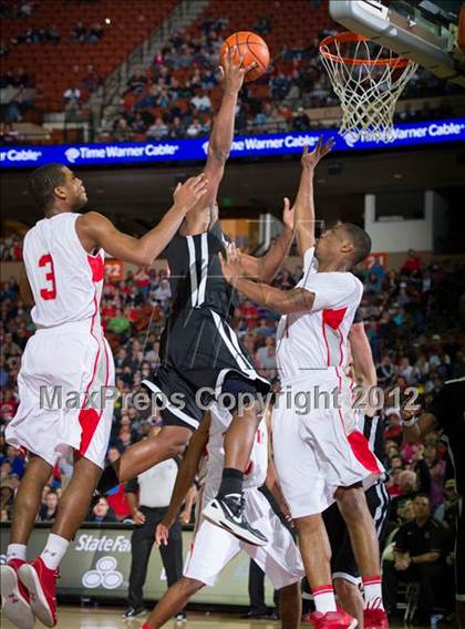 Thumbnail 2 in Marcus vs. Fort Bend Travis (UIL 5A State Final) photogallery.