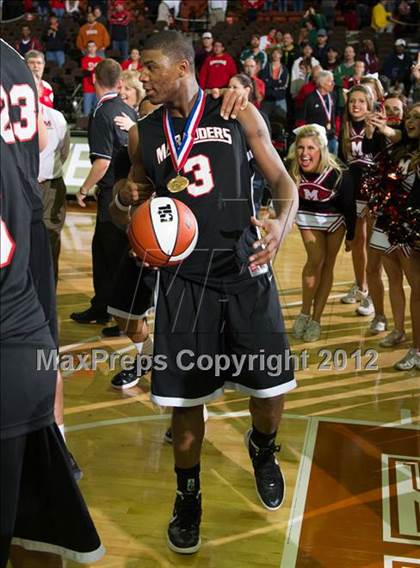 Thumbnail 3 in Marcus vs. Fort Bend Travis (UIL 5A State Final) photogallery.