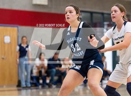 Thumbnail 1 in Pleasant Valley vs Oak Ridge (Folsom-Vista Winter Classic) photogallery.