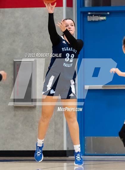 Thumbnail 3 in Pleasant Valley vs Oak Ridge (Folsom-Vista Winter Classic) photogallery.