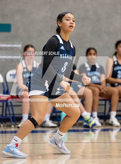 Thumbnail 2 in Pleasant Valley vs Oak Ridge (Folsom-Vista Winter Classic) photogallery.