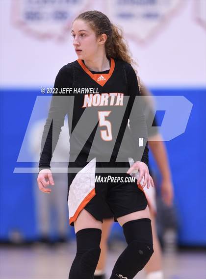 Thumbnail 2 in North vs. Archbishop Hoban (OHSAA D1 District Semifinal) photogallery.