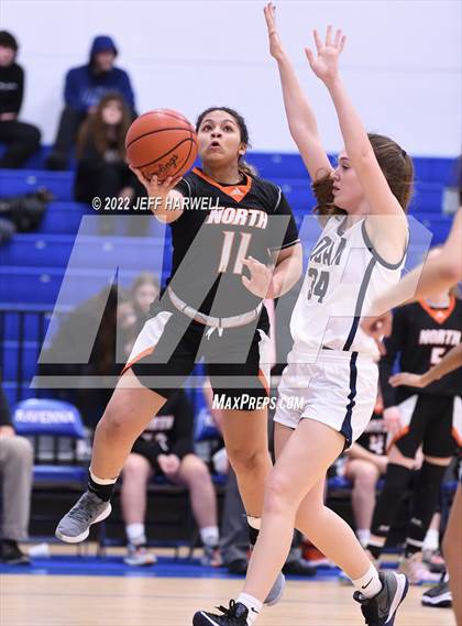 Thumbnail 3 in North vs. Archbishop Hoban (OHSAA D1 District Semifinal) photogallery.
