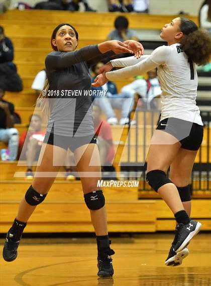 Thumbnail 3 in Enloe @ Southeast Raleigh photogallery.