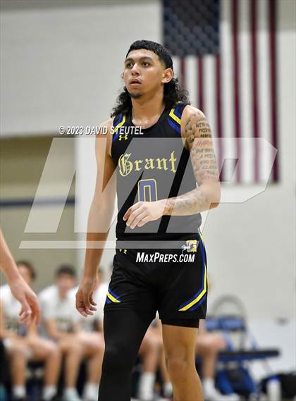 Thumbnail 3 in Grant vs. Del Oro (Les Curry Invitational) photogallery.