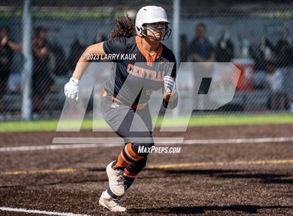 Thumbnail 1 in Saint Francis vs Central (CIF NorCal Division 1 Regional Semifinal) photogallery.