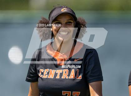 Thumbnail 3 in Saint Francis vs Central (CIF NorCal Division 1 Regional Semifinal) photogallery.