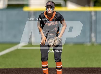 Thumbnail 2 in Saint Francis vs Central (CIF NorCal Division 1 Regional Semifinal) photogallery.