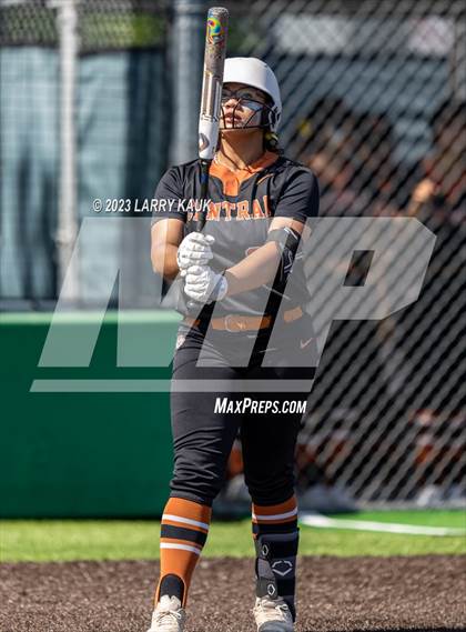 Thumbnail 1 in Saint Francis vs Central (CIF NorCal Division 1 Regional Semifinal) photogallery.