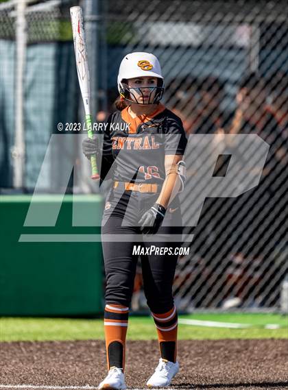 Thumbnail 1 in Saint Francis vs Central (CIF NorCal Division 1 Regional Semifinal) photogallery.