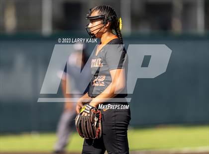 Thumbnail 2 in Saint Francis vs Central (CIF NorCal Division 1 Regional Semifinal) photogallery.