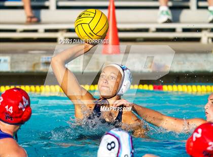 Thumbnail 2 in San Marcos vs Corona del Mar (Bill Barnett Holiday Cup) photogallery.