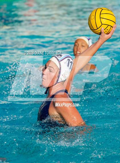 Thumbnail 3 in San Marcos vs Corona del Mar (Bill Barnett Holiday Cup) photogallery.