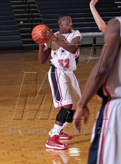 Thumbnail 1 in Carver vs Morristown-Hamblen West (Seymour Christmas Classic) photogallery.
